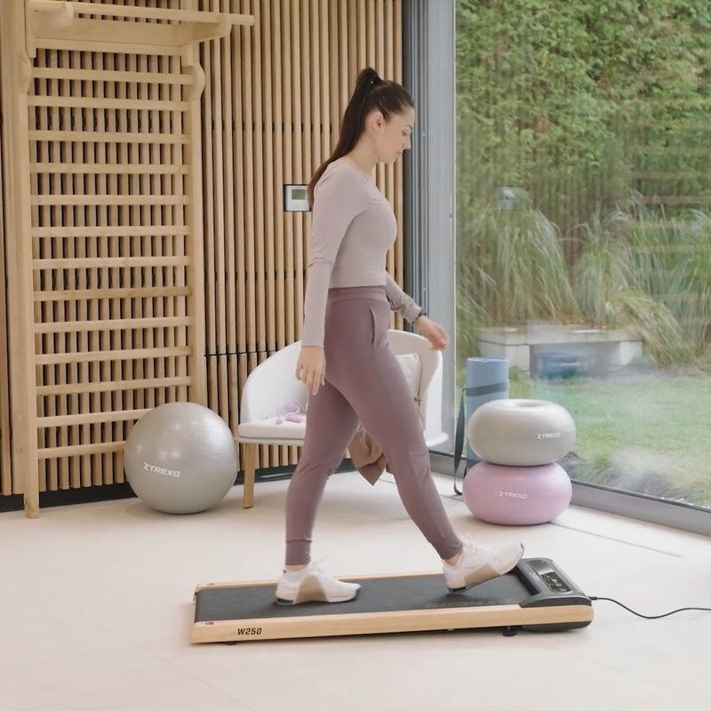 Elektrinis bėgimo takelis TREXO TXO-W250 Walking Pad juodas/rudas 18