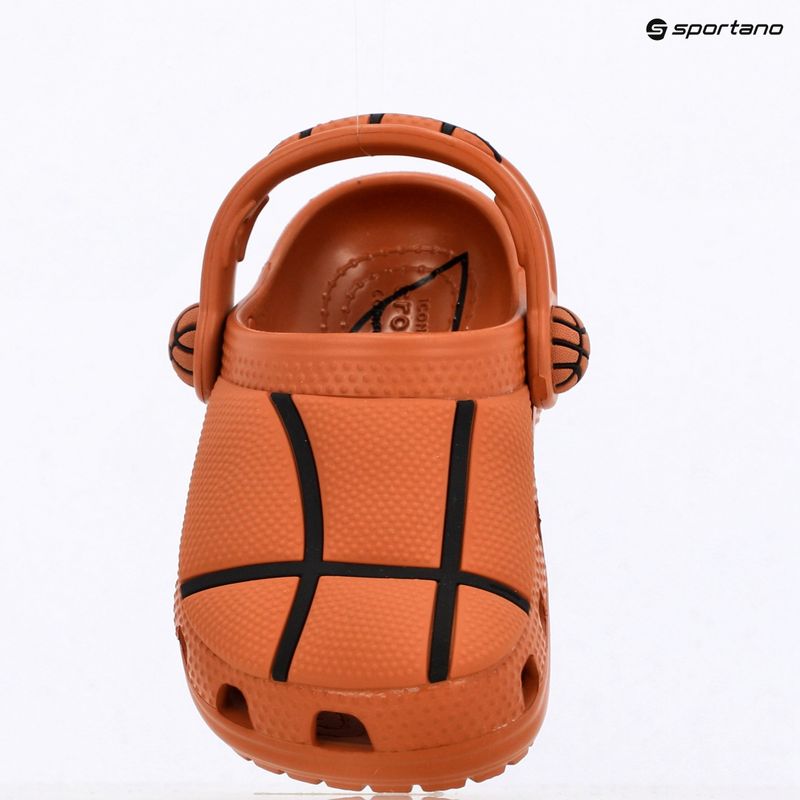 Vaikiškos šlepetės Crocs Classic Basketball Clog Toddler sienna 11