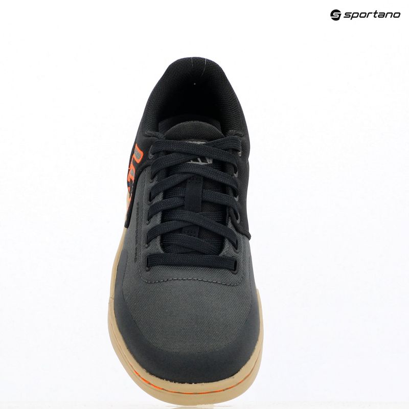 Moteriški platforminiai dviračių bateliai adidas FIVE TEN Freerider Pro Canvas W grey six/grey four/impact orange 20