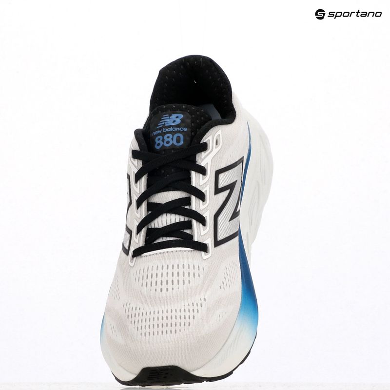 Vyriški bėgimo bateliai New Balance Fresh Foam 880 v15 balti 9