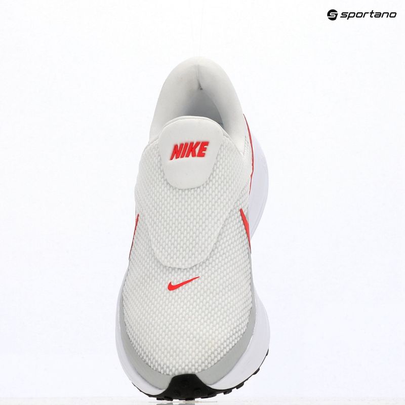 Vyriški bėgimo batai Nike Revolution 8 EasyOn white/off white/light crimson 19