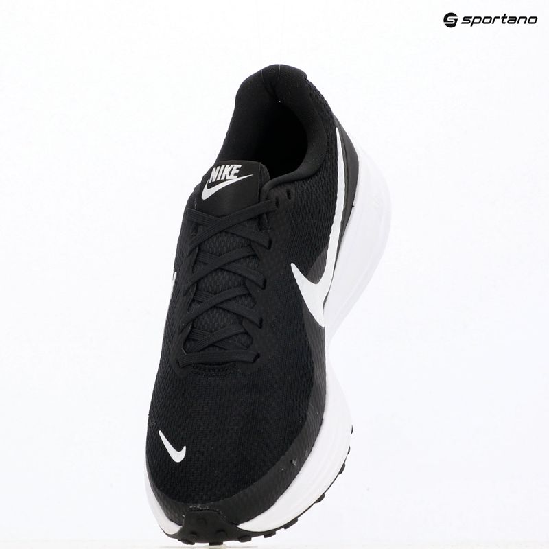 Vyriški bėgimo bateliai Nike Revolution 8 black/black/white 11