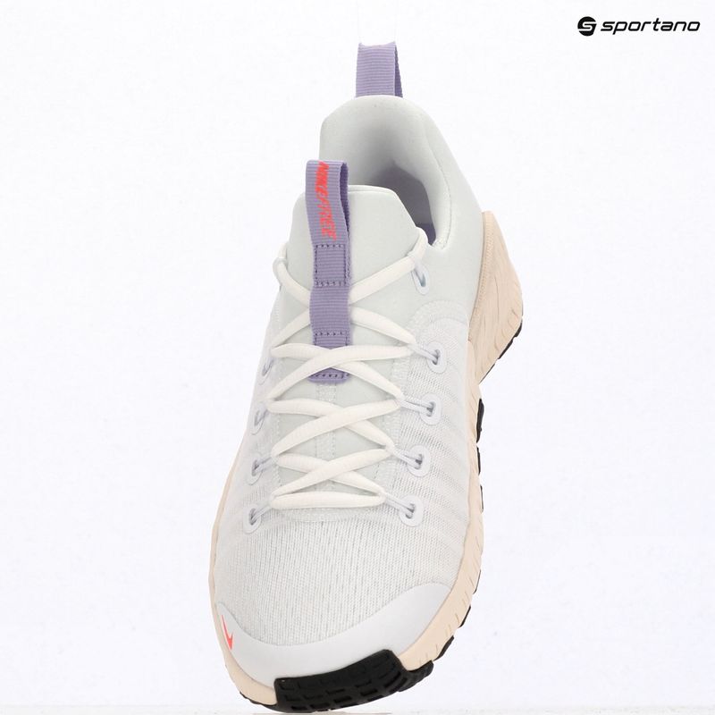 Moteriški treniruočių batai Nike Free Metcon 6 white/violet mist/chalk/hot lava 11