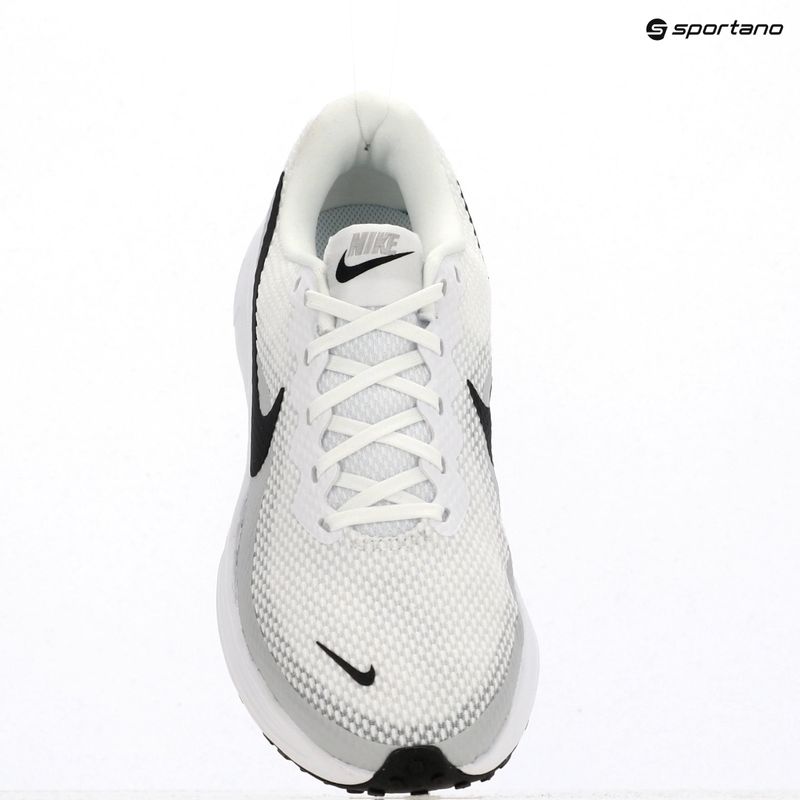 Moteriški bėgimo batai Nike Revolution 8 Extra Wide white/pure platinum/black 19