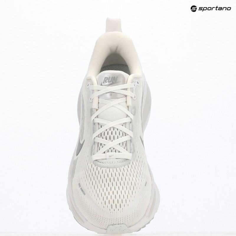 Moteriški bėgimo bateliai Nike Vomero 18 white/photon dust/metallic silver 14