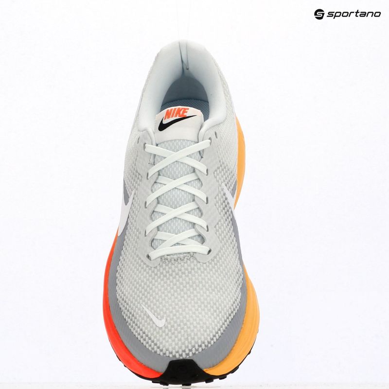 Vyriški bėgimo bateliai Nike Revolution 8 off white/wolf grey/topaz gold/white 11