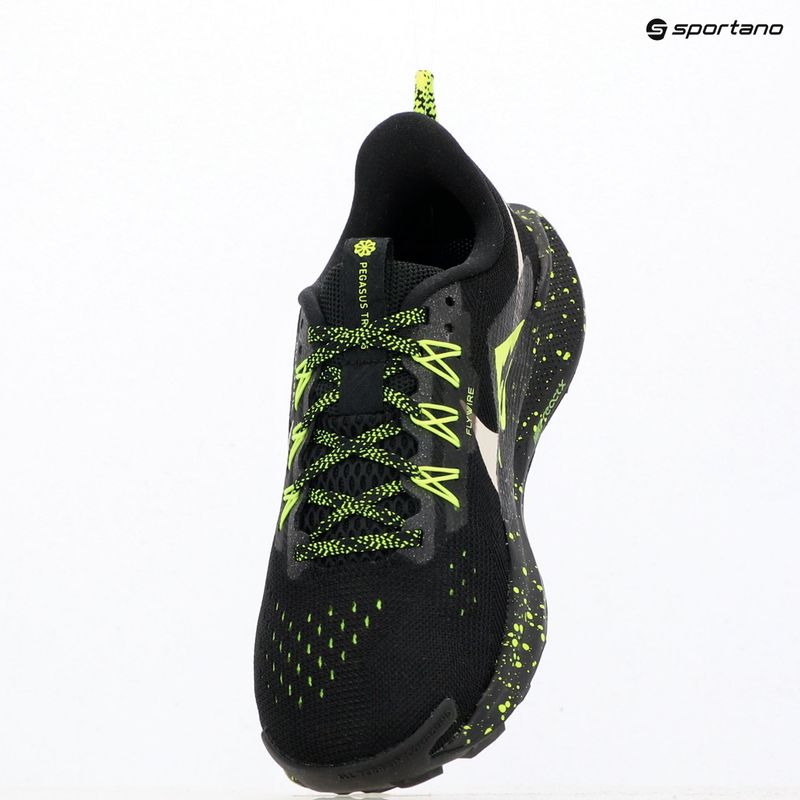 Moteriški bėgimo batai Nike Pegasus Trail 5 black/volt ice/phantom 9