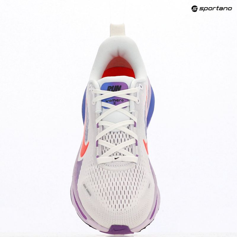Moteriški bėgimo bateliai Nike Vomero 18 white/violet mist/sapphire/hot lava 6
