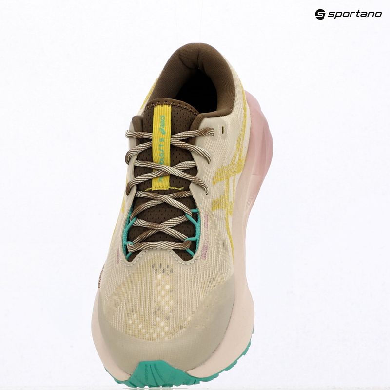 Moteriški bėgimo batai ASICS Novablast 5 TR light dust/cacti 17