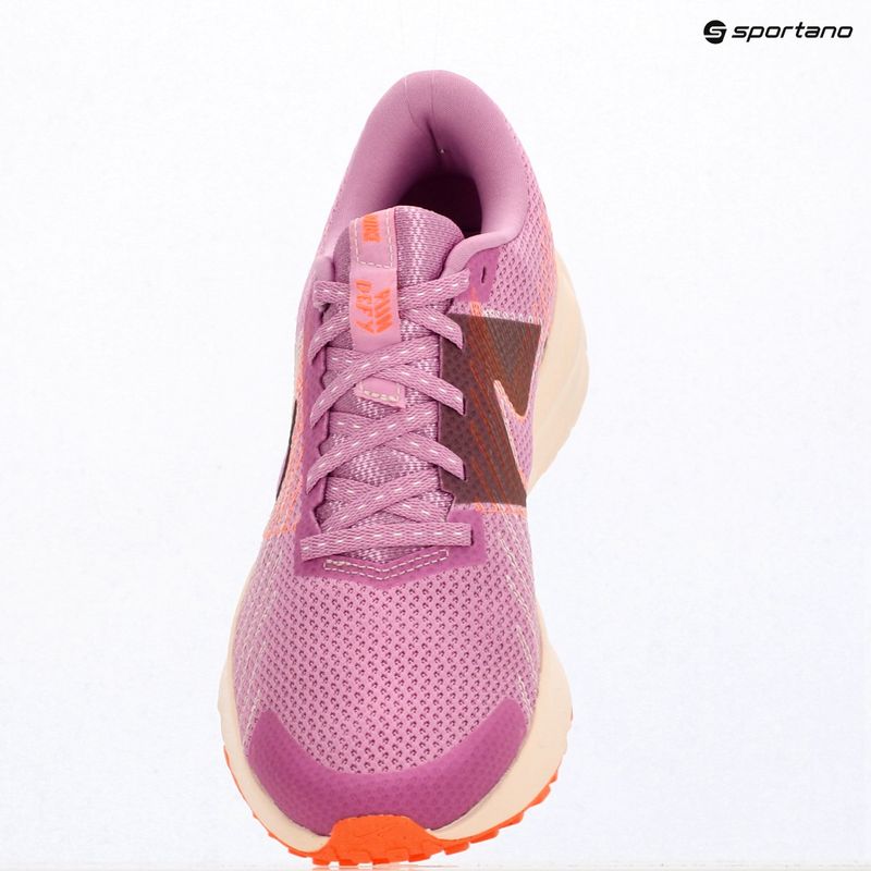 Moteriški bėgimo batai Nike Run Defy light magenta/chalk/orange pulse/black 6