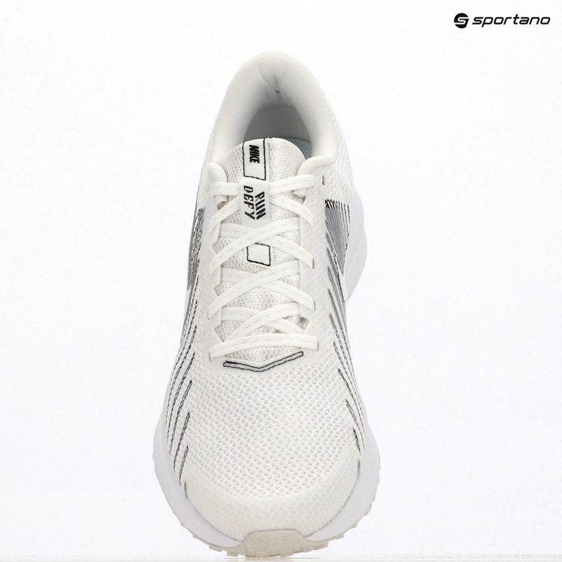 Vyriški bėgimo batai Nike Run Defy summit white/white/black/metallic silver 7