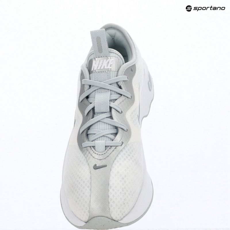 Moteriški batai Nike Motiva 2 white/pure platinum/metallic silver 10