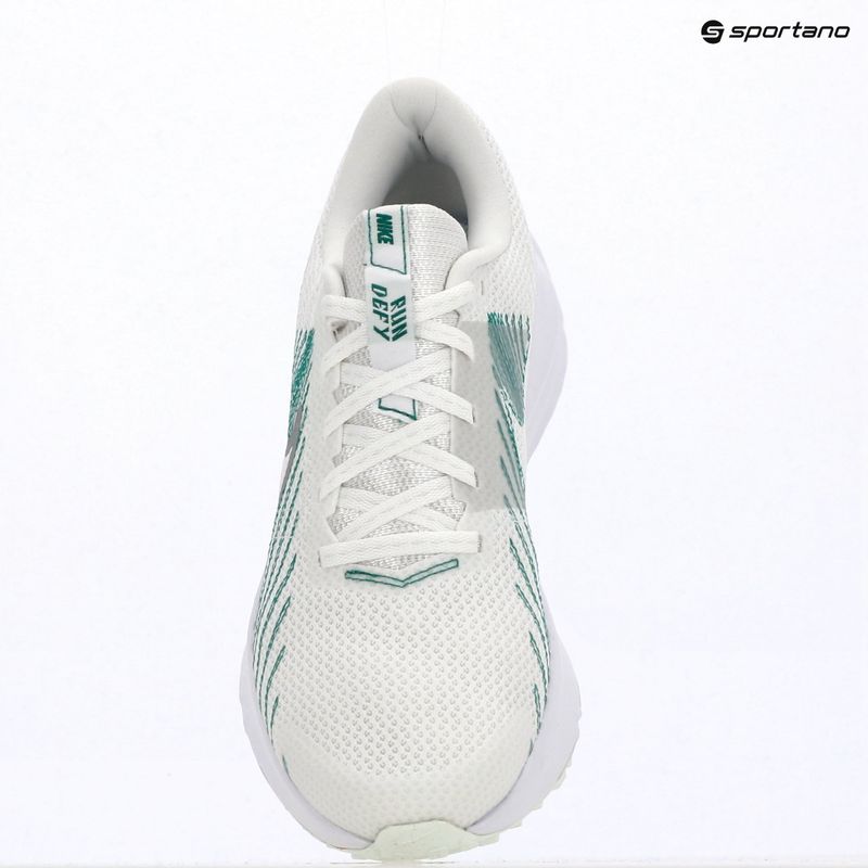 Moteriški bėgimo batai Nike Run Defy summit white/white/metallic silver 14