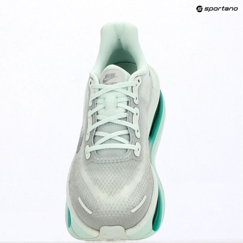 Moteriški bėgimo batai Nike Vomero Premium barely green/metallic silver 14