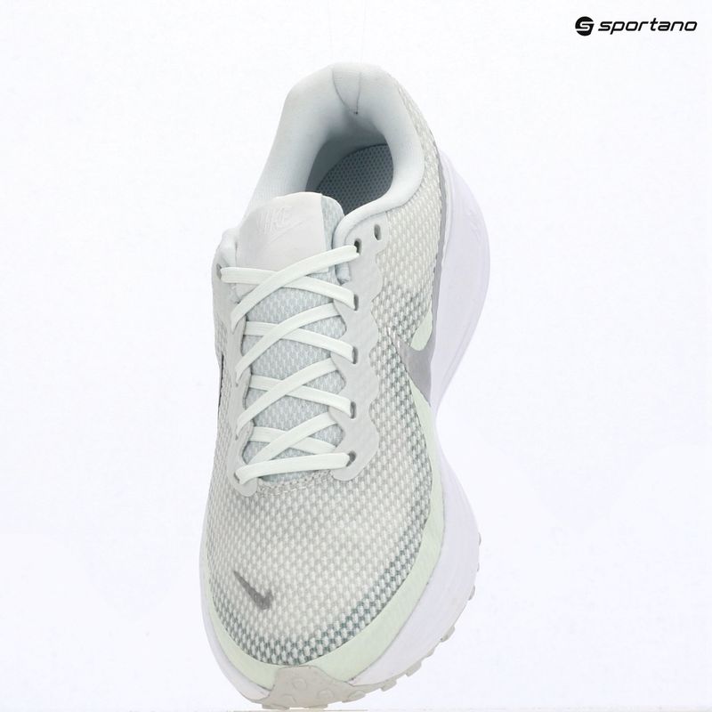 Moteriški bėgimo batai Nike Revolution 8 off white/barely green/metallic silver 15