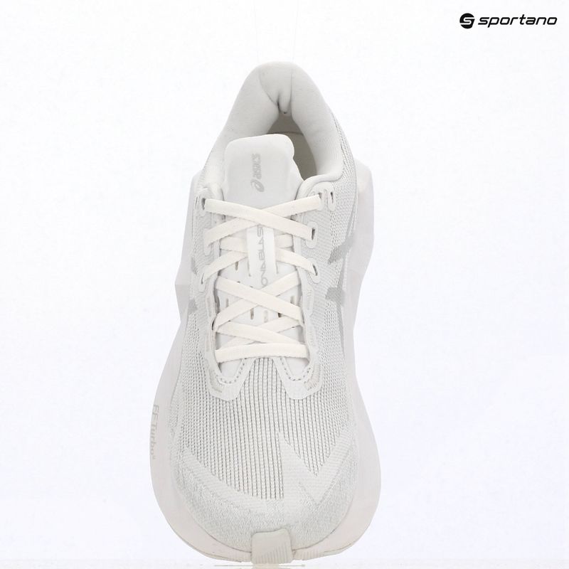 Moteriški bėgimo batai ASICS Novablast 6 white/white 9