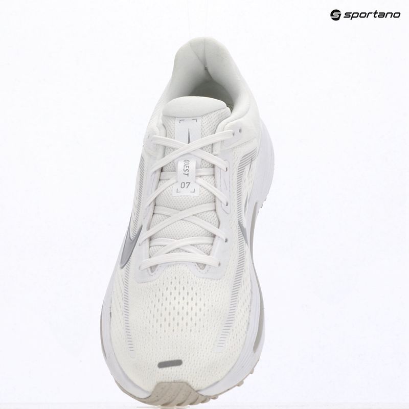 Vyriški bėgimo batai Nike Quest 7 white/vast grey/vast grey/wolf grey 10