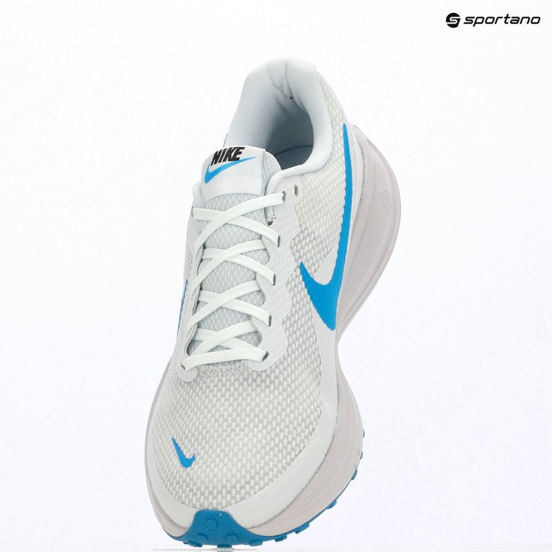 Vyriški bėgimo batai Nike Revolution 8 off white/vast grey/light current blue 10
