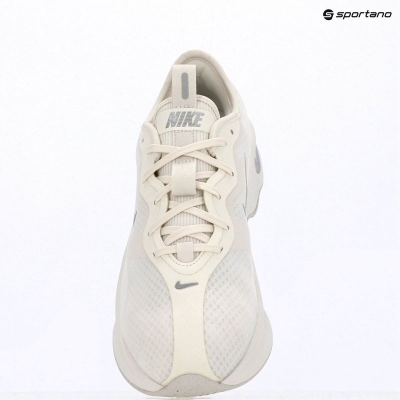 Moteriški batai Nike Motiva 2 summit white/phantom/metallic silver 11