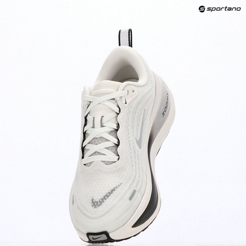 Moteriški bėgimo batai Nike Vomero Plus summit white/sail/metallic silver 8