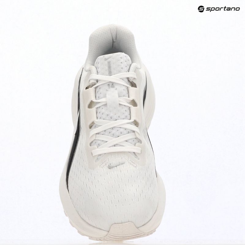 Moteriški bėgimo batai Nike Downshifter 14 white/summit white/metallic silver 10