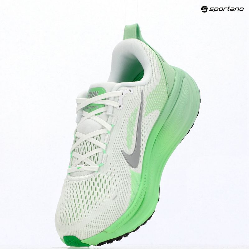 Moteriški bėgimo batai Nike Vomero 18 white/illusion green/metallic silver 18