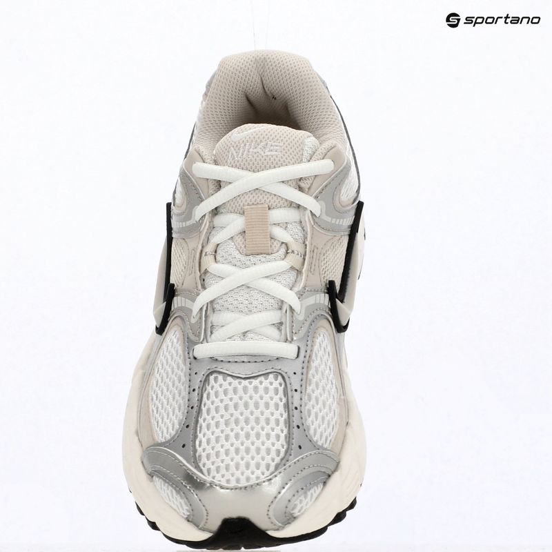 Moteriški batai Nike V5 RNR summit white/sail/black/light orewood brown 10