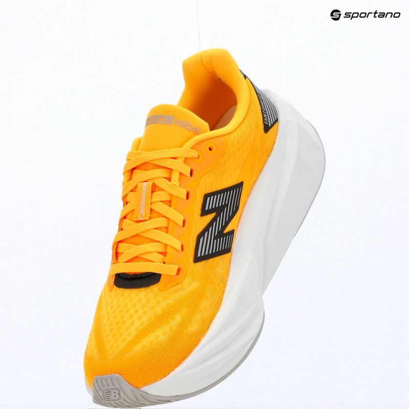 Moteriški bėgimo batai New Balance FuelCell Rebel V5 satsuma orange/grey matter 12