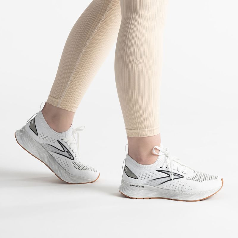 Brooks Levitate StealthFit 6 moteriški bėgimo bateliai white/brown 2