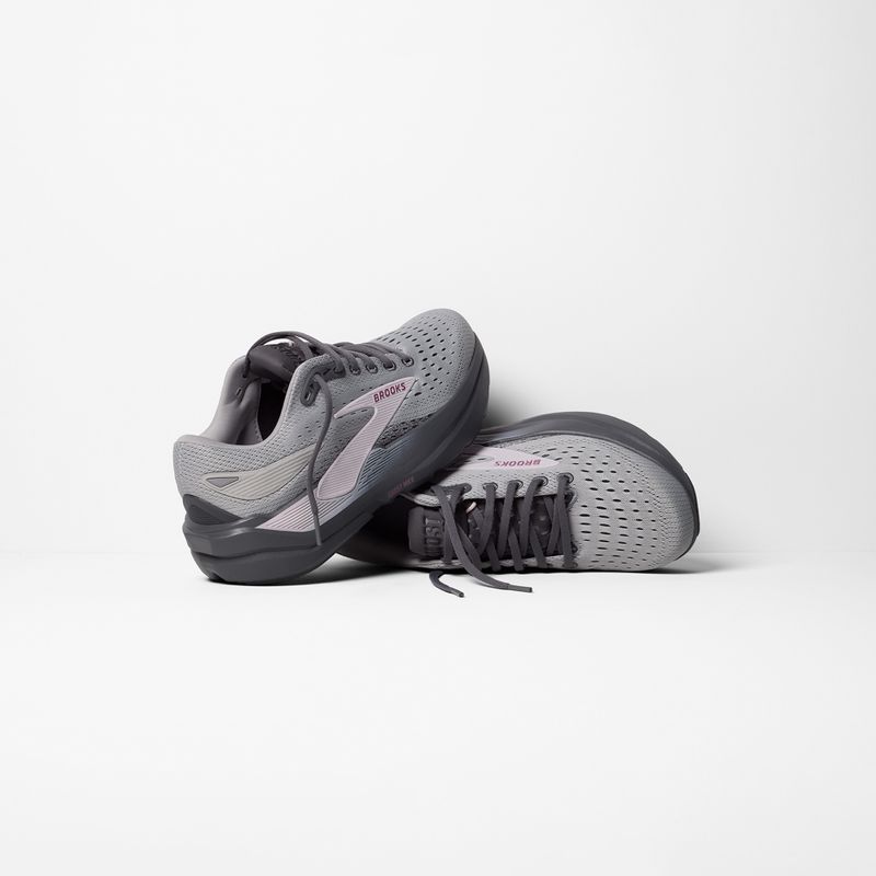 Moteriški bėgimo batai Brooks Ghost Max 3 harbor mist/poppy seed/pink 8