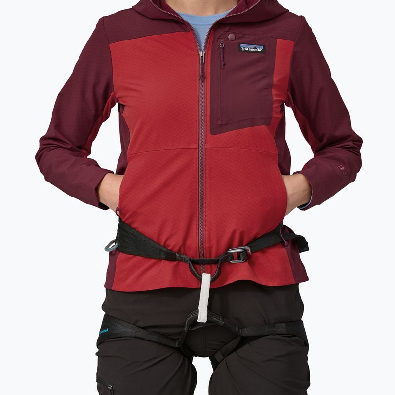 Moteriška softshell striukė Patagonia R1 CrossStrata Hoody touring red 8