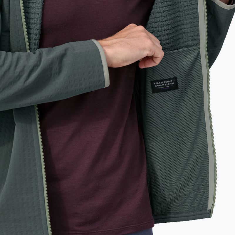 Vyriška softshell striukė Patagonia R2 TechFace nouveau green 7