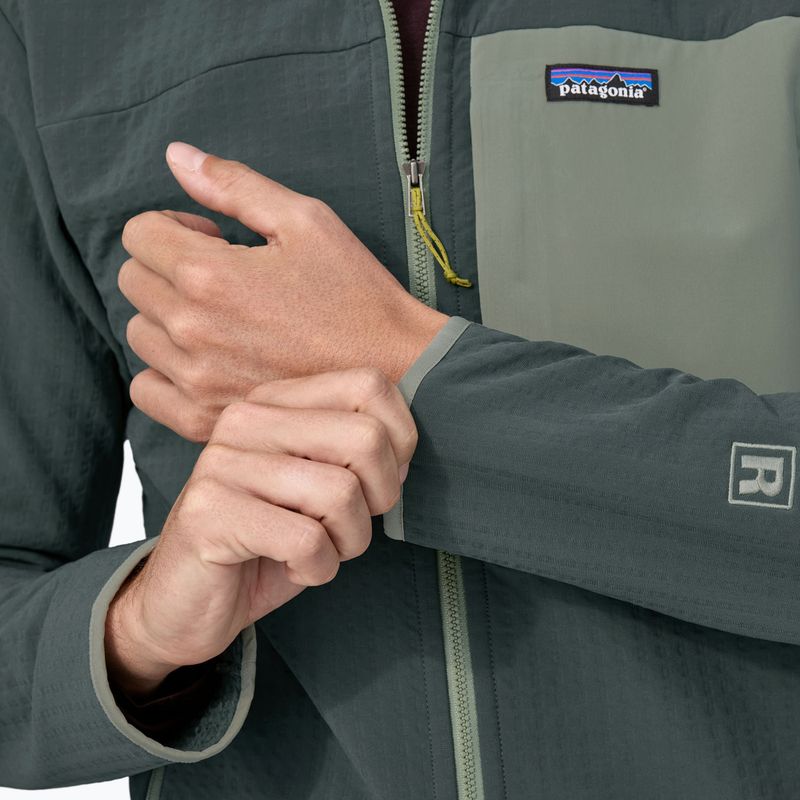 Vyriška softshell striukė Patagonia R2 TechFace nouveau green 8