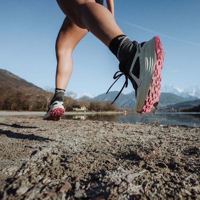 Moteriški bėgimo batai Salomon Ultra Flow black/transparent yellow/rose violet 17