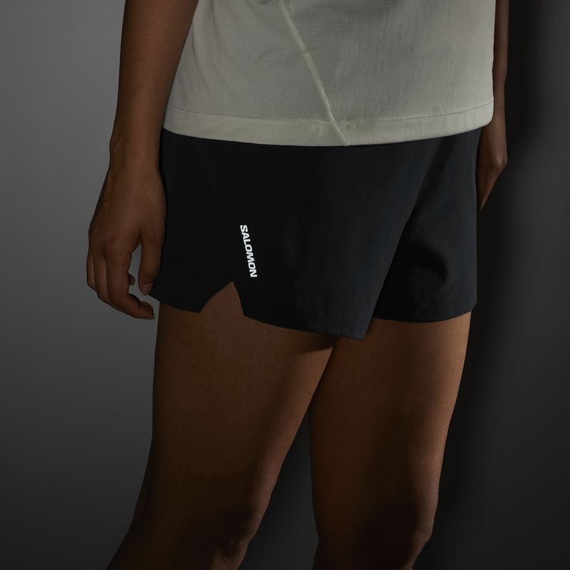 Moteriški bėgimo šortai Salomon SHAKEout Core 4" deep black 5