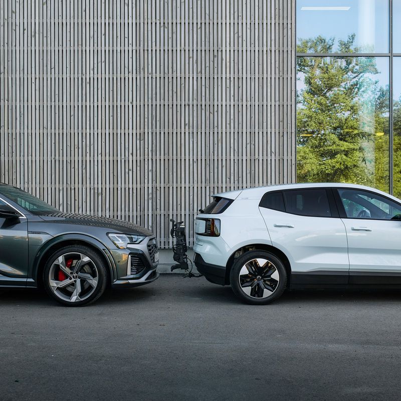 Ant vilkimo kablio tvirtinamas dviračių laikiklis Thule OutPace 3Bike black 11