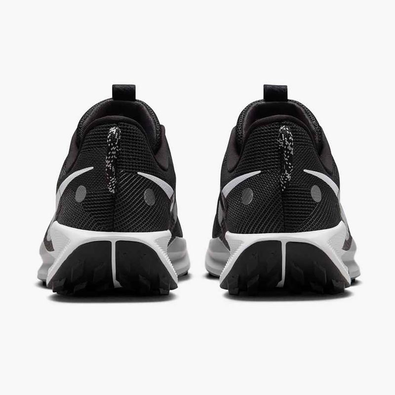 Moteriški bėgimo batai Nike Pegasus Trail 5 black / white / anthracite / wolf grey 4