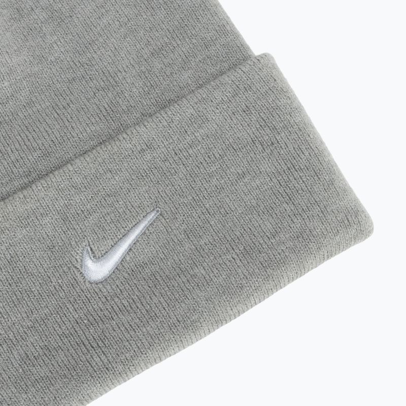 Žieminė kepurė Nike Peak Swoosh Beanie dark grey heather/white 3