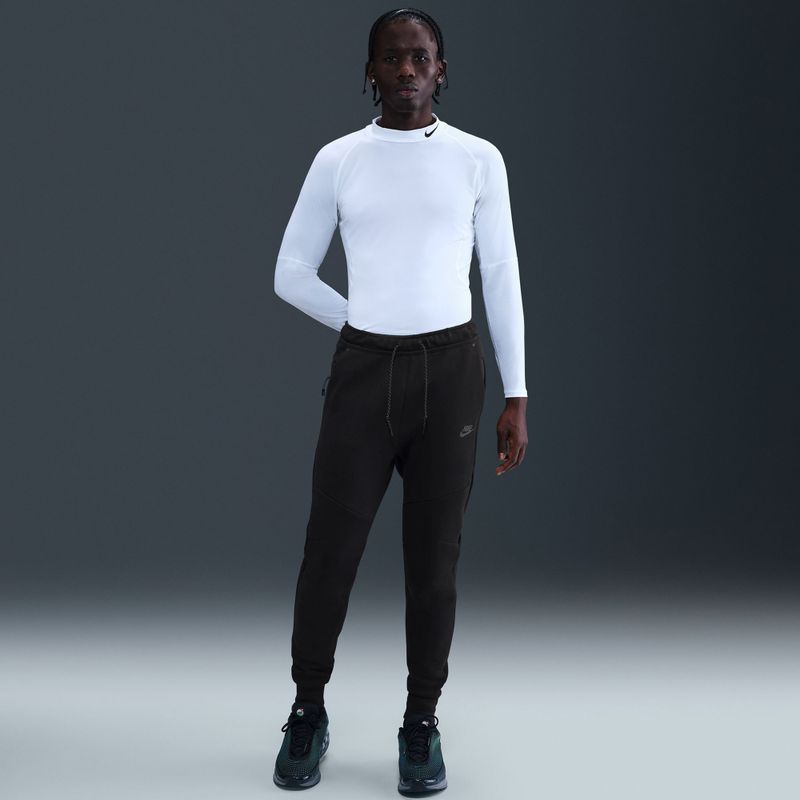 Vyriškos kelnės Nike Tech Joggers black/black 5