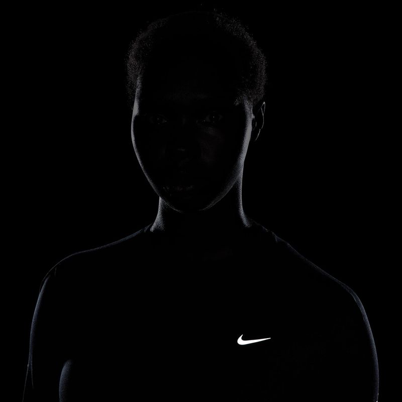 Moteriški bėgimo marškinėliai su ilgomis rankovėmis Nike Swift Dri-Fit UV black 7