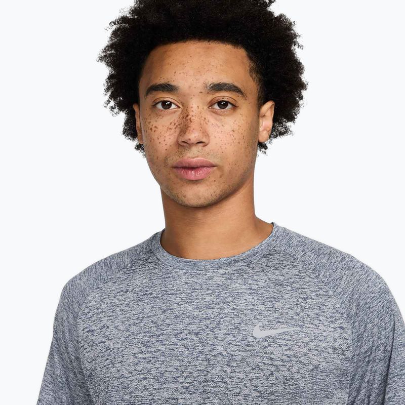 Vyriški bėgimo marškinėliai Nike Stride ADV thunder blue / heather 4