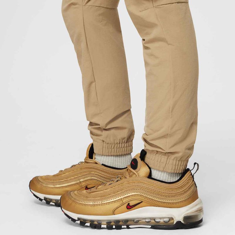 Nike Sportswear City Utility vaikiškos kelnės su parašiutu smėlio/juodos spalvos 8