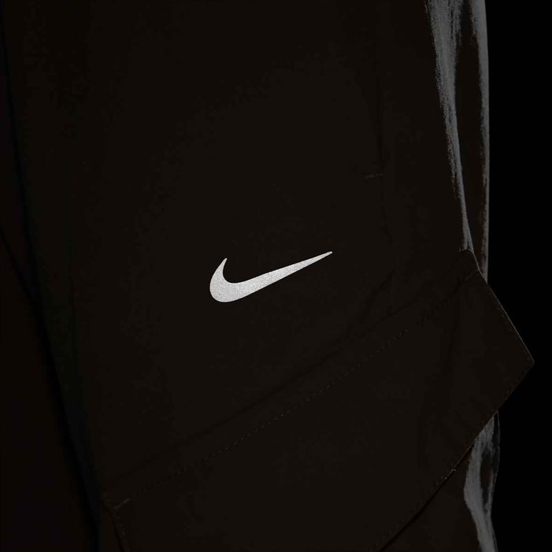 Nike Sportswear City Utility vaikiškos kelnės su parašiutu smėlio/juodos spalvos 9