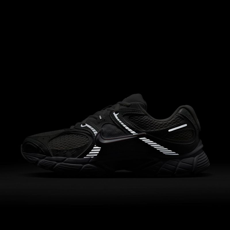 Moteriški batai Nike V5 RNR white/black/metallic silver/white 9