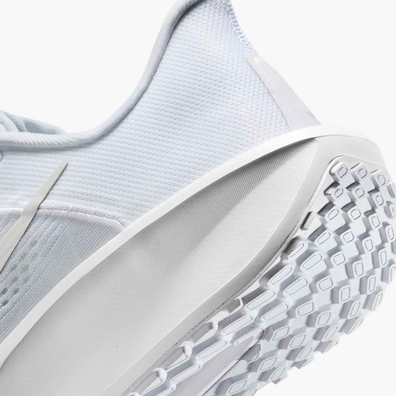 Vyriški bėgimo bateliai Nike Quest 6 white / platinum tint / white 9