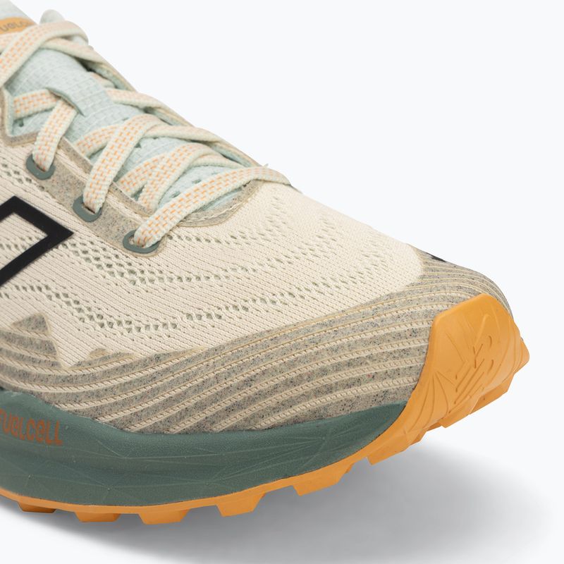 Moteriški bėgimo batai New Balance FuelCell Venym calcium 7