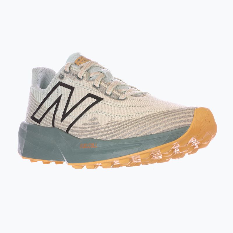Moteriški bėgimo batai New Balance FuelCell Venym calcium 9