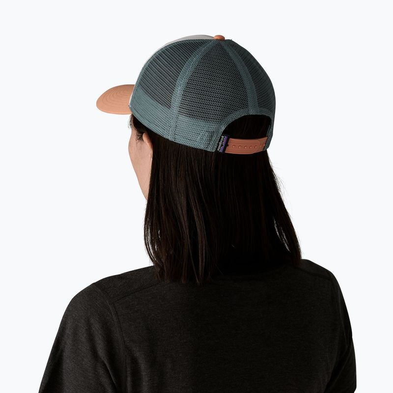 Kepurė su snapeliu Patagonia P-6 Logo LoPro Trucker white w/peach sherbet 3