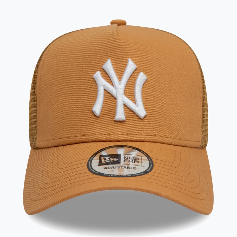 Kepuraitė su snapeliu New Era League Essential Trucker New York Yankees dark beige 2