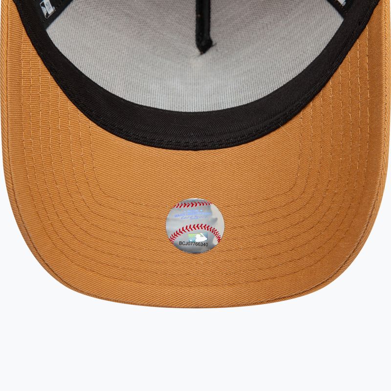 Kepuraitė su snapeliu New Era League Essential Trucker New York Yankees dark beige 5